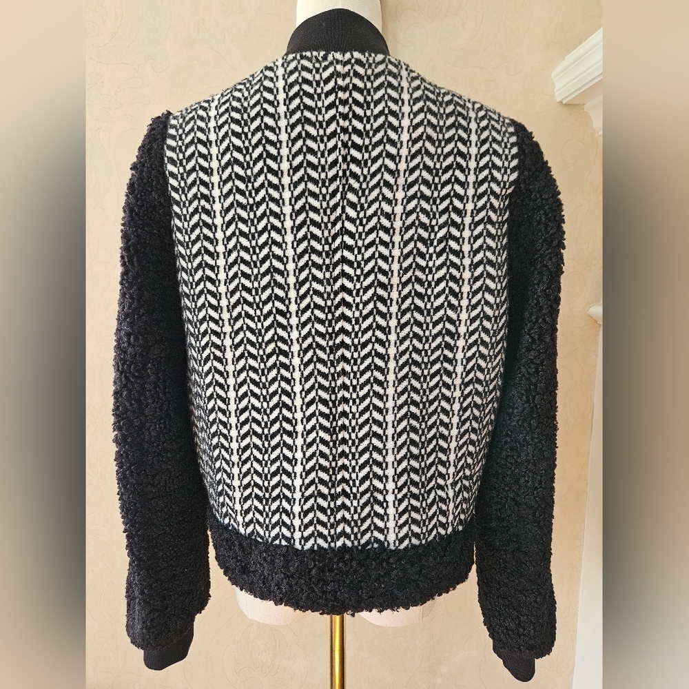 7 Seven For All Mankind Black & White Chevron Teddy Sherpa Coat-Size Medium - Picture 4 of 9